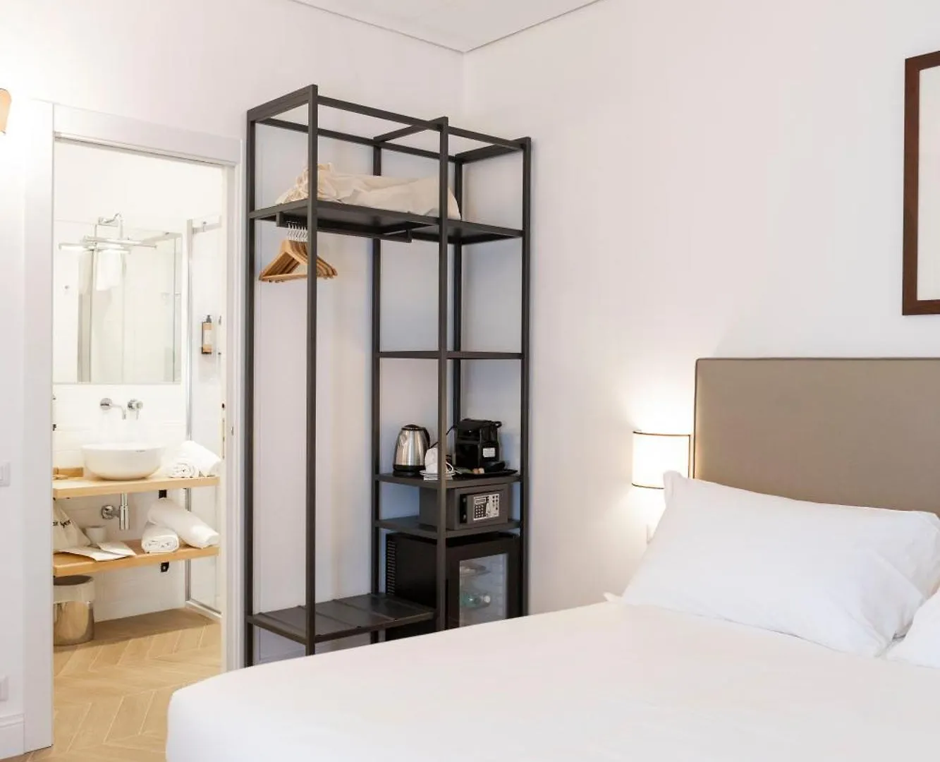 Hotel Domus Vitra Roma 0*,  Italia